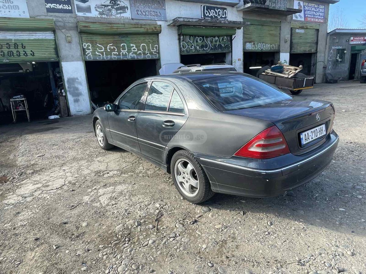 Mercedes-Benz C 200
