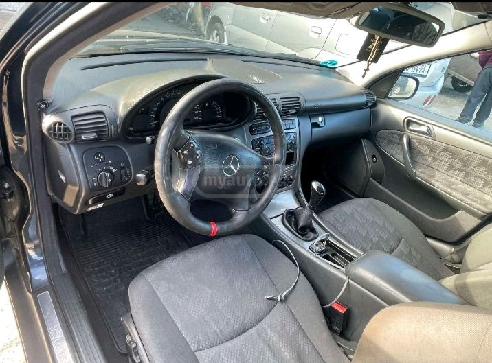 Mercedes-Benz C 200 2001 — photo 2