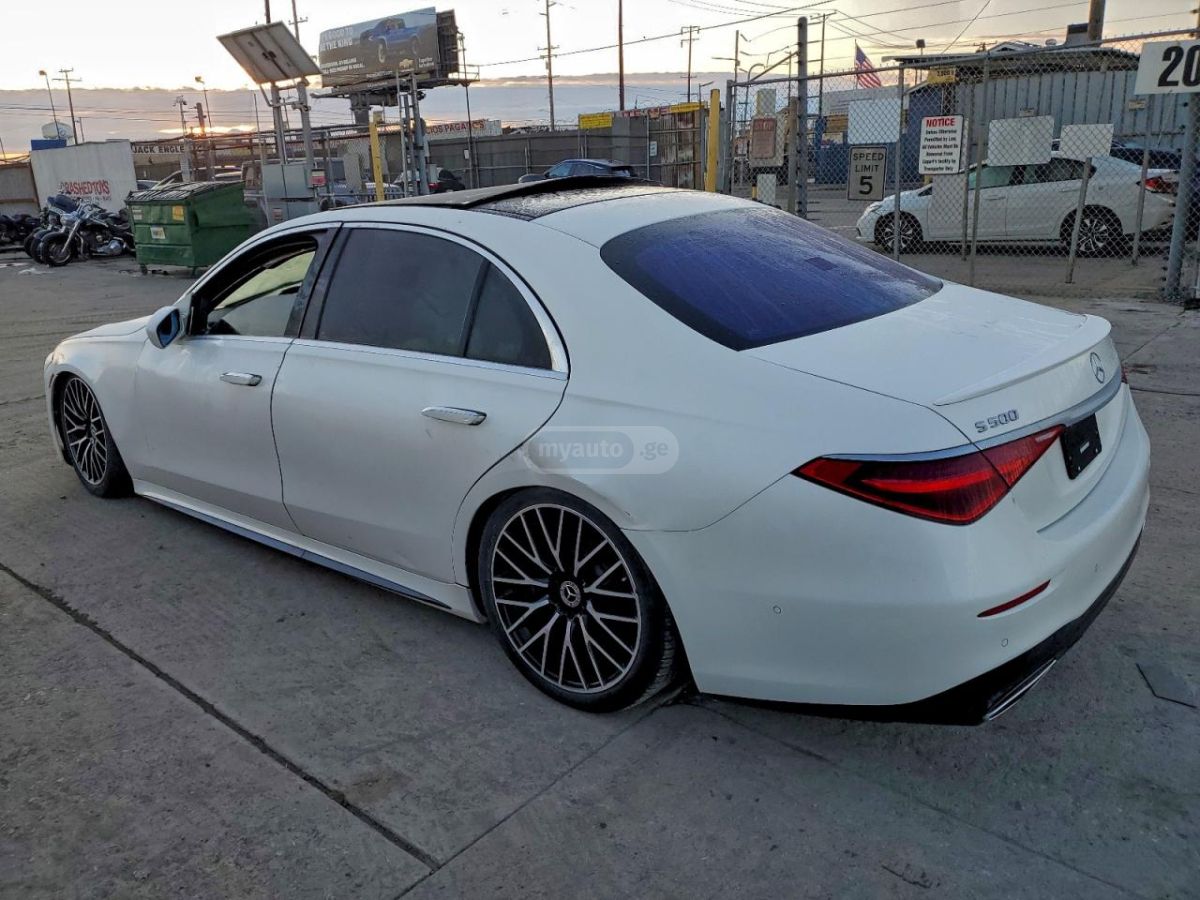 Mercedes-Benz CLS 500 2022 — photo 2