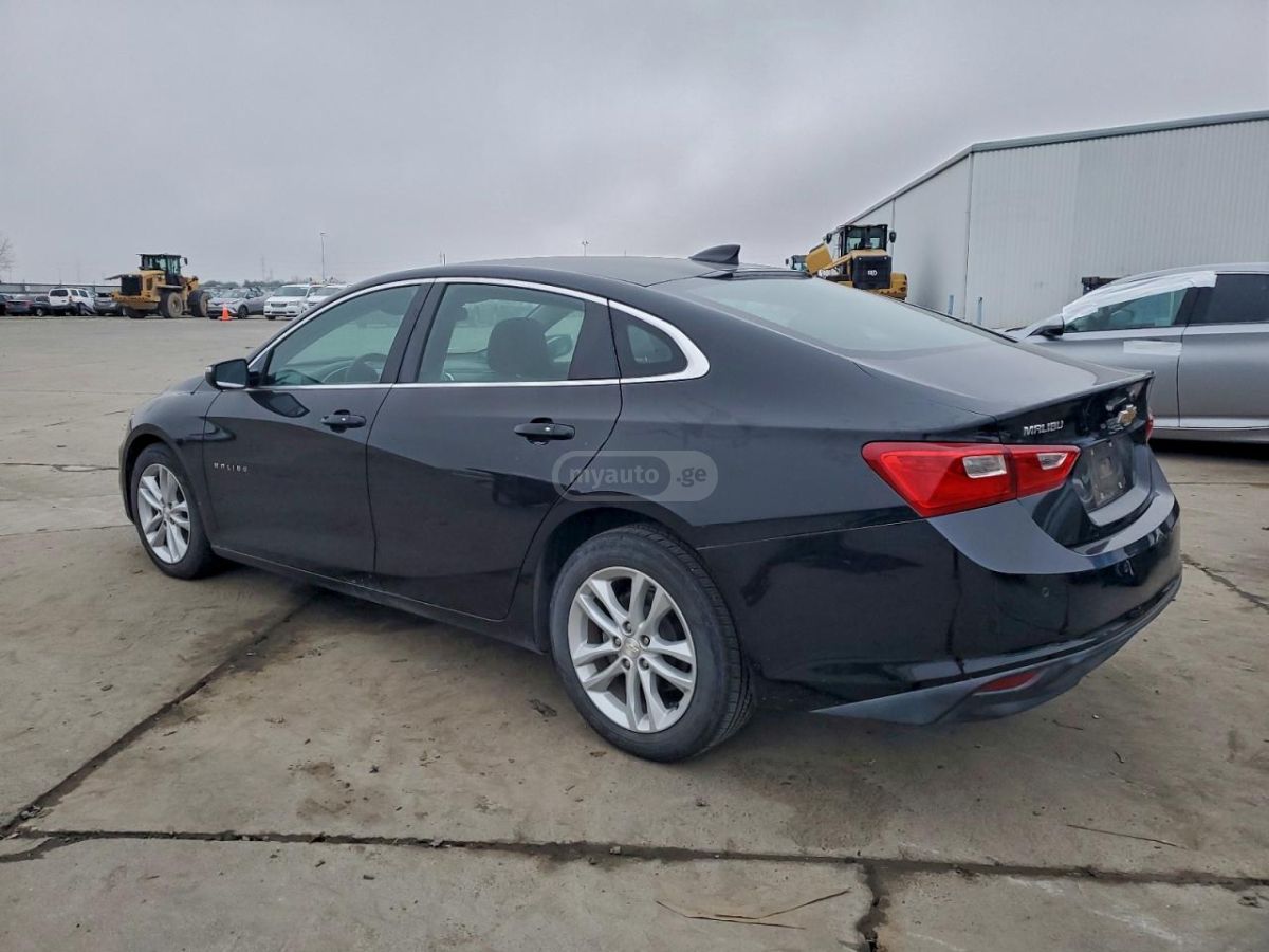 Chevrolet Malibu 2018 — photo 2