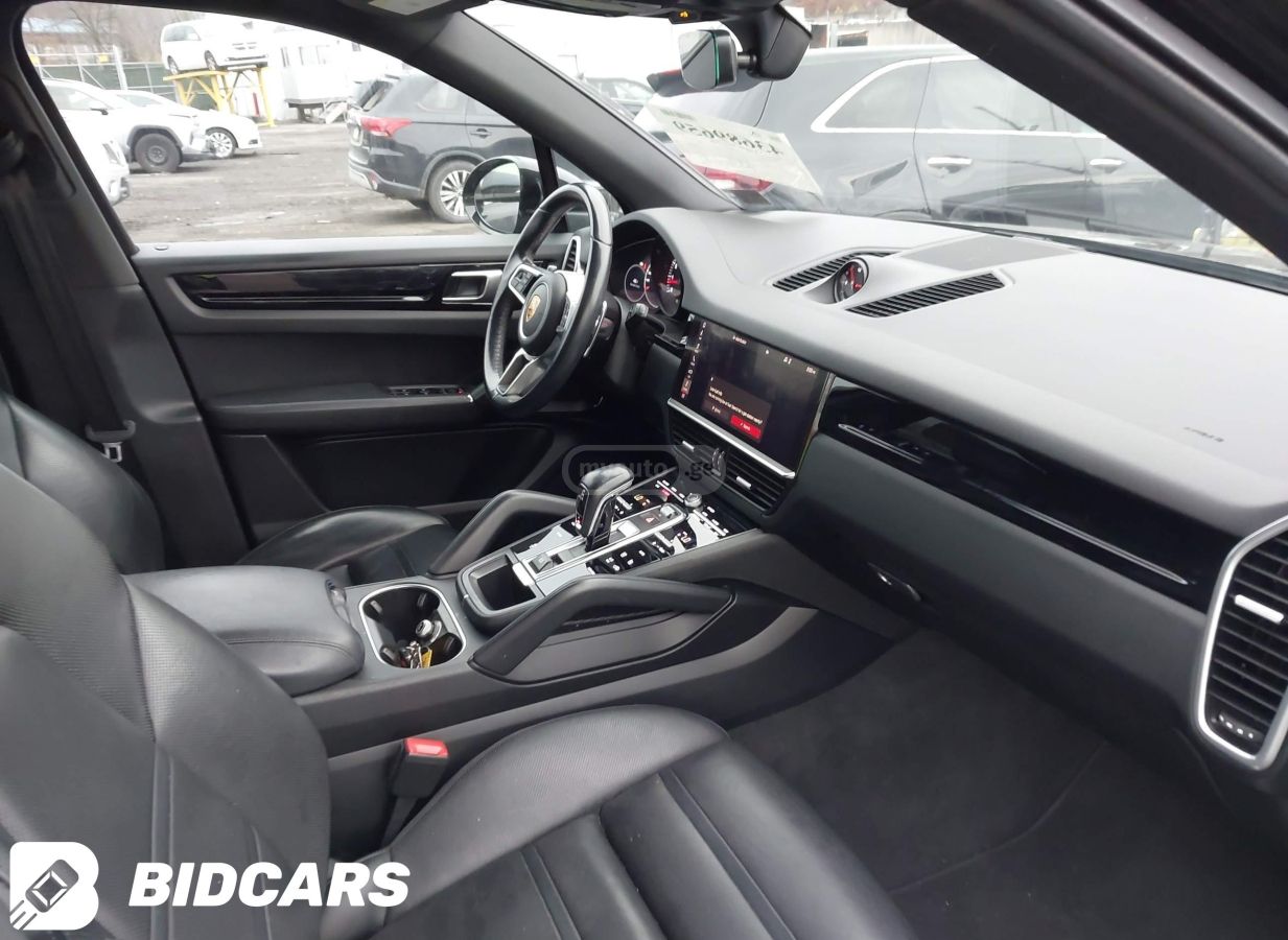Porsche Cayenne 2020 — photo 2
