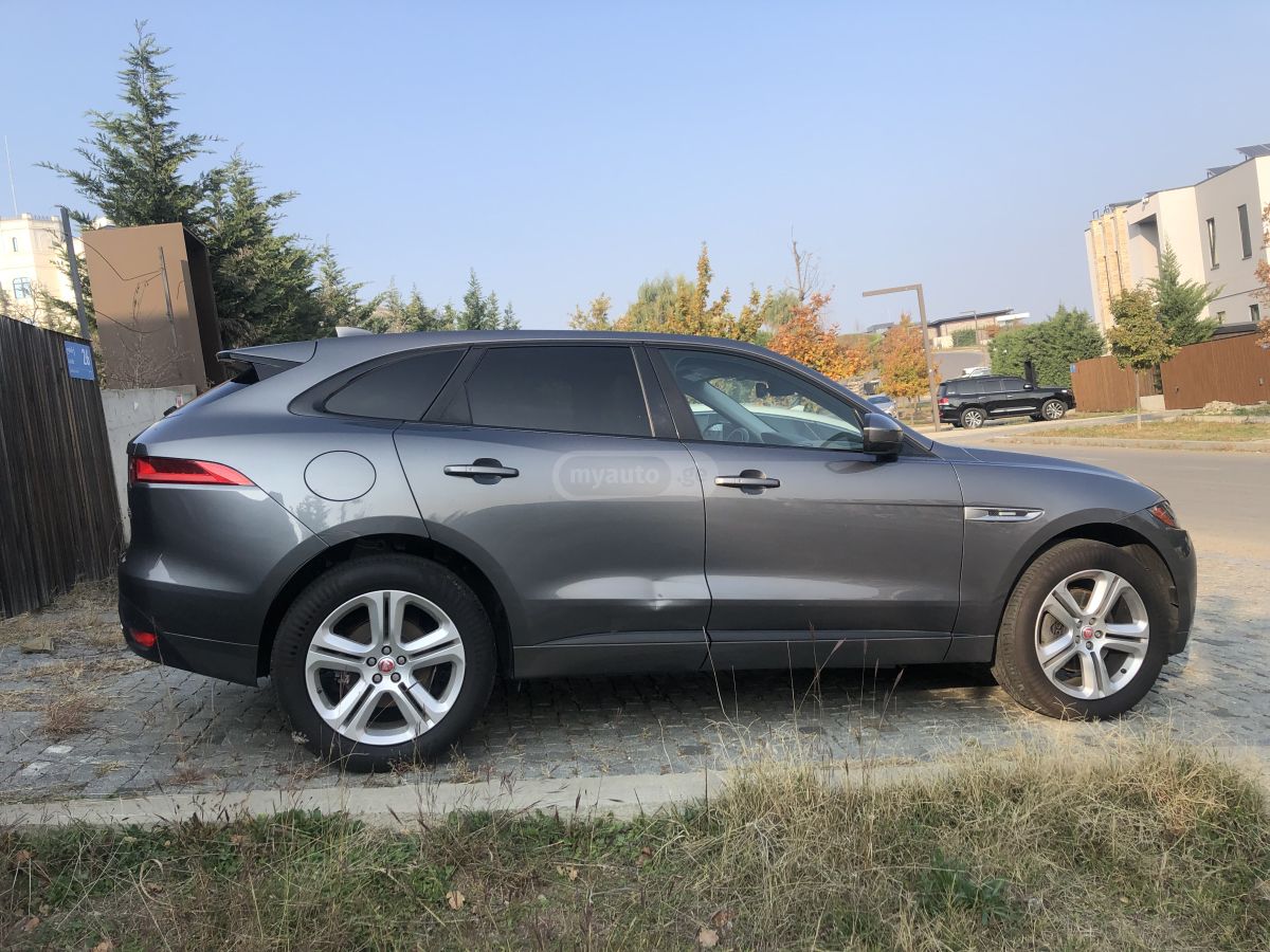Jaguar F-Pace