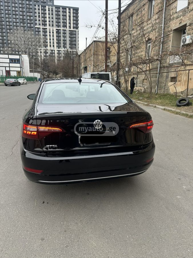 Volkswagen Jetta 2021 — photo 2