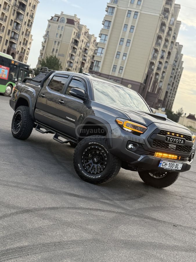 Toyota Tacoma 2020 — photo 2
