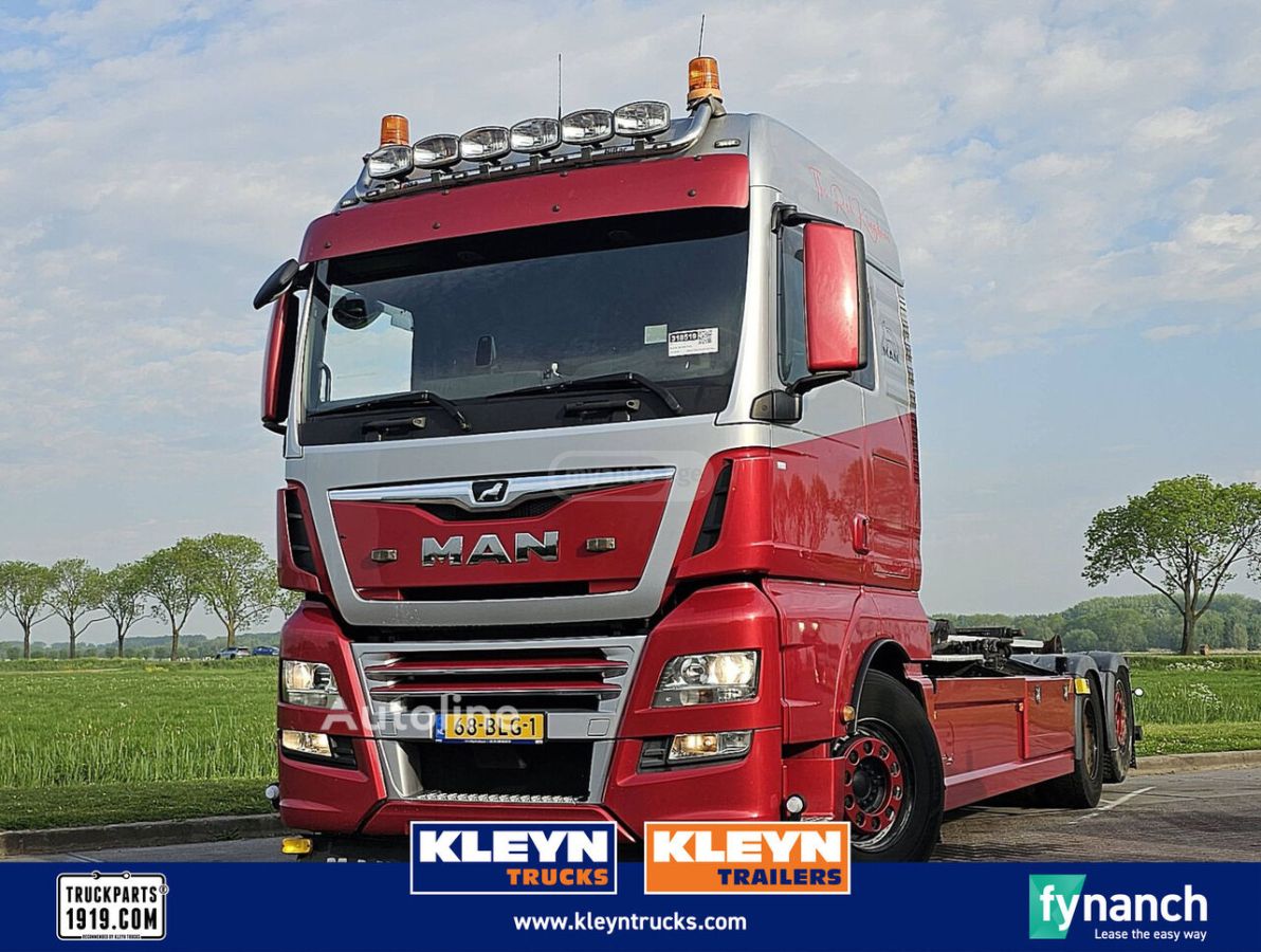Isuzu TGX