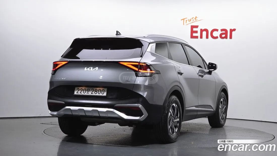 Kia Sportage 2023 — photo 2