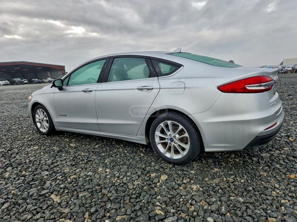 Ford Fusion 2019 — photo 2