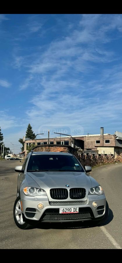 BMW X5 2013 — photo 2