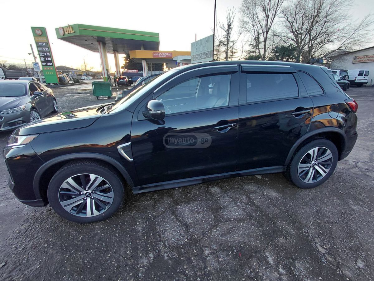 Mitsubishi Outlander Sport 2024 — photo 2