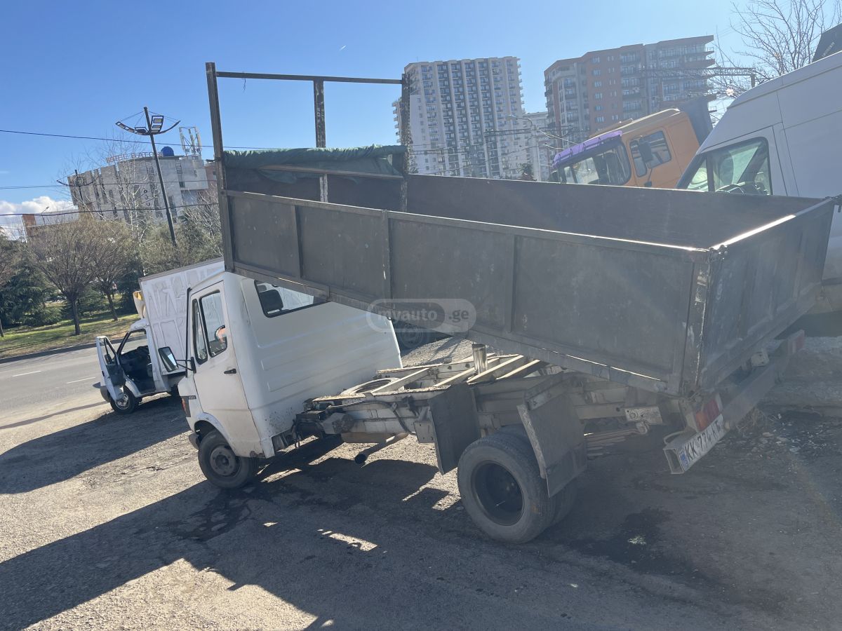 Mercedes-Benz 410 1995 — photo 2