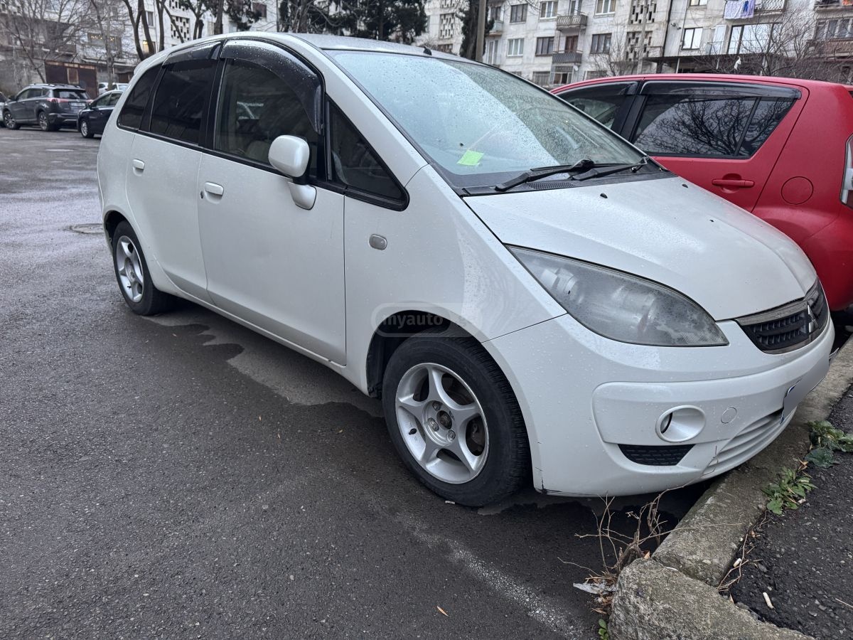 Mitsubishi Colt Plus