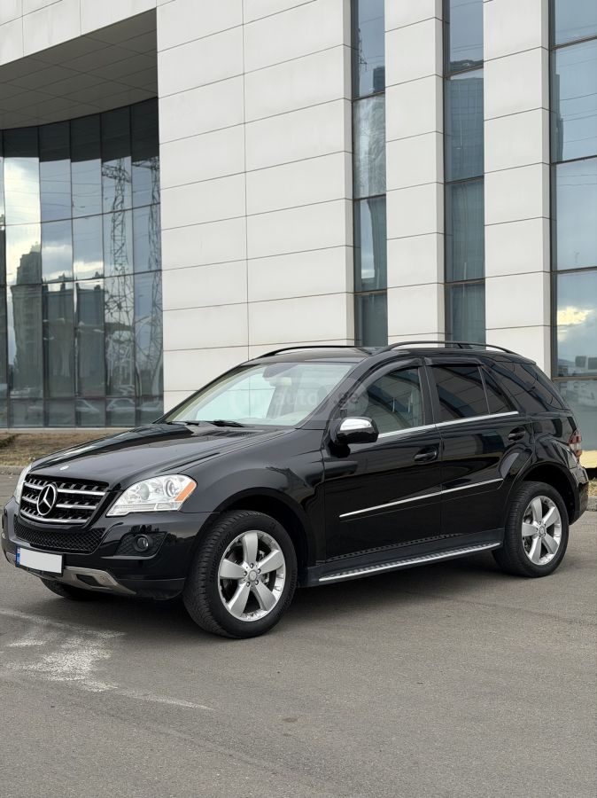 Mercedes-Benz ML 350 2011 — photo 2