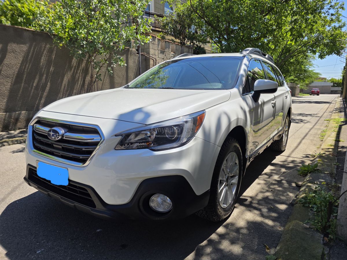 Subaru Outback 2018 — photo 2