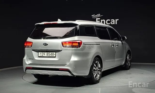 Kia Carnival 2015 — photo 2