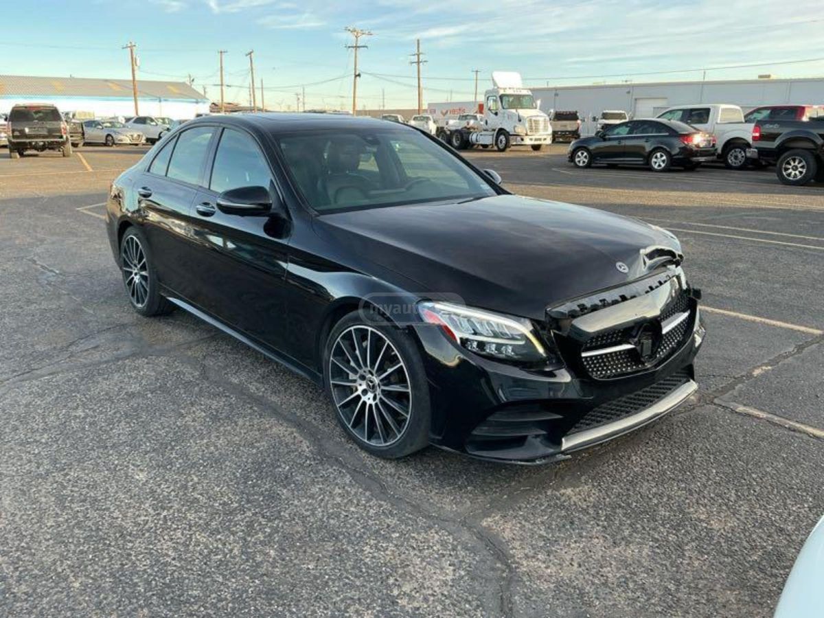 Mercedes-Benz C 300 2019 — photo 2