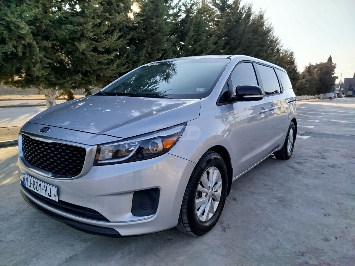 Kia Sedona 2015 — photo 2