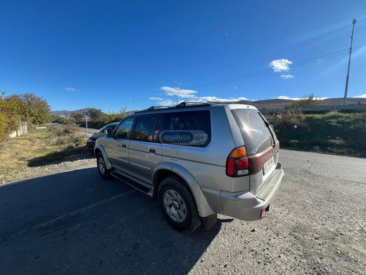 Mitsubishi Montero Sport 2000 — photo 2