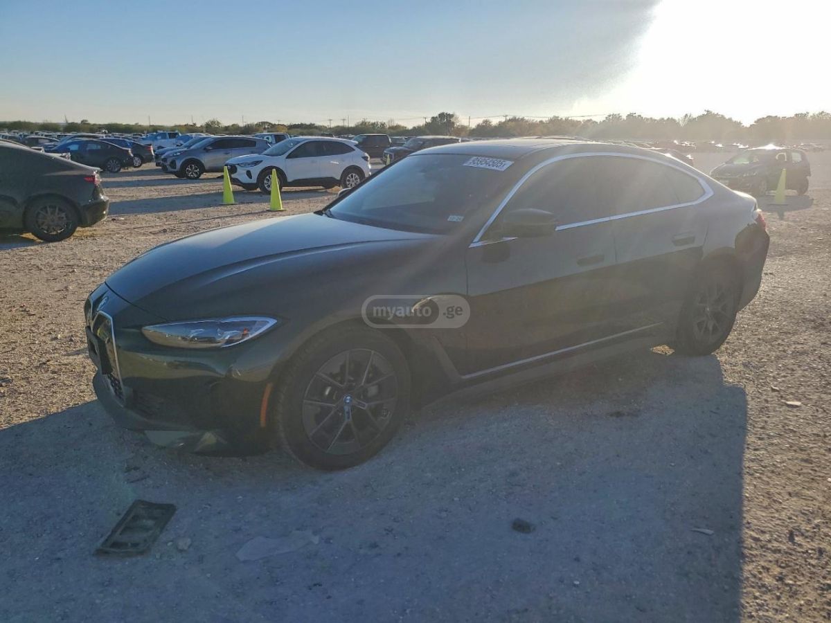 BMW i4