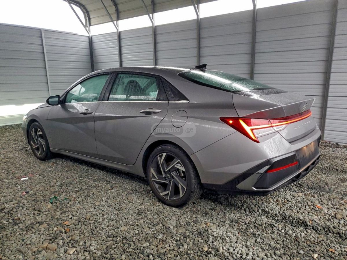 Hyundai Elantra 2025 — photo 2