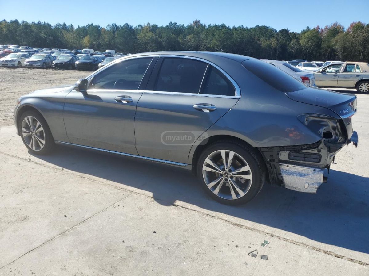 Mercedes-Benz C 300 2021 — photo 2