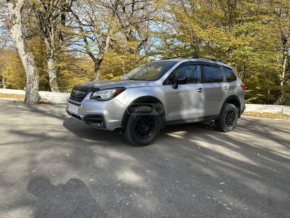 Subaru Forester 2017 — photo 2