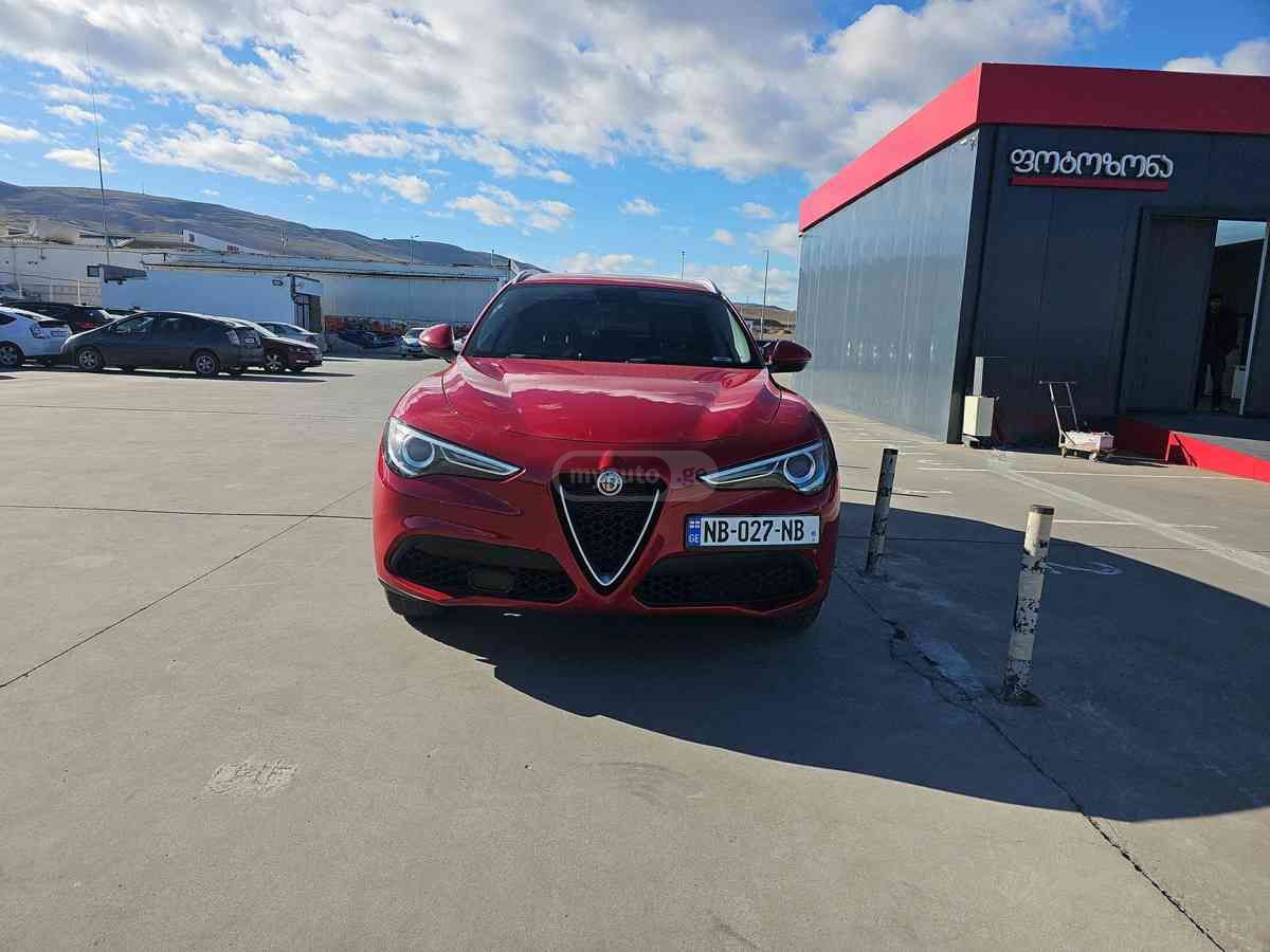 Alfa Romeo Stelvio 2019 — photo 2