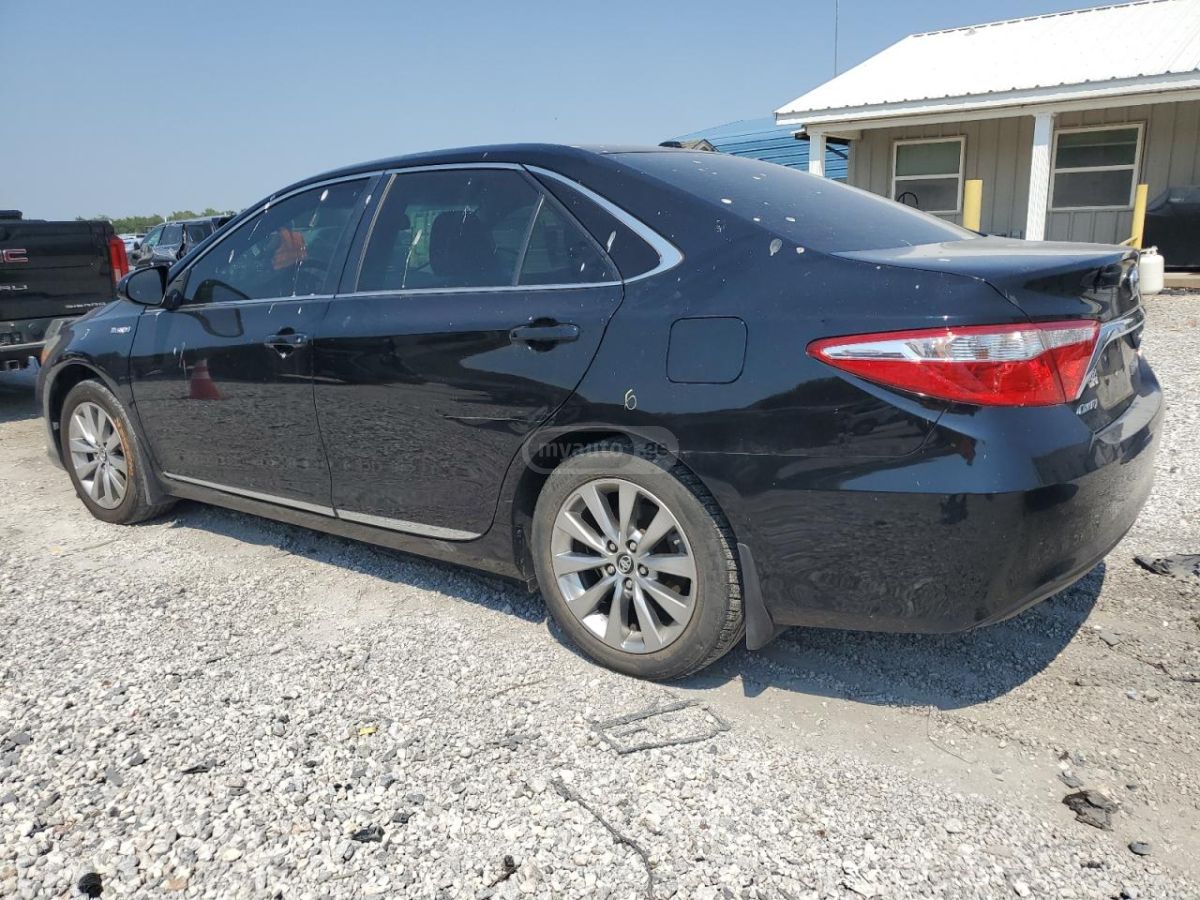 Toyota Camry 2016 — photo 2