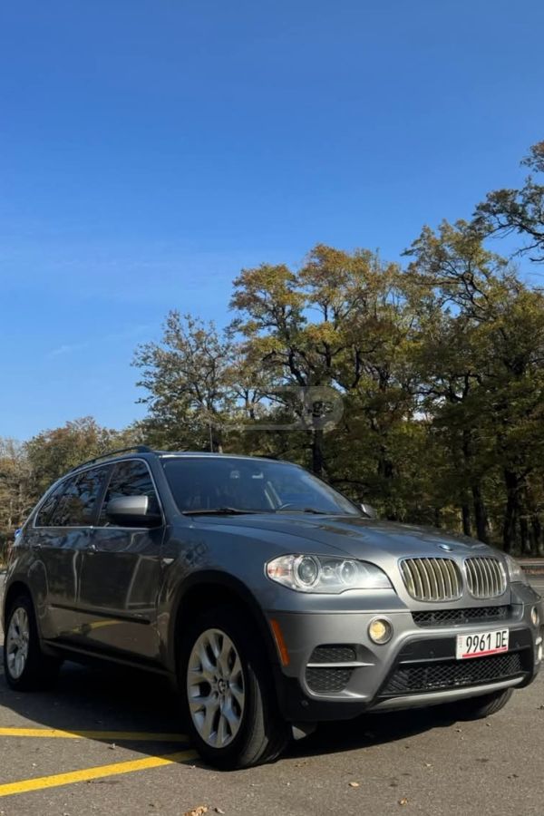 BMW X5 2013 — photo 2