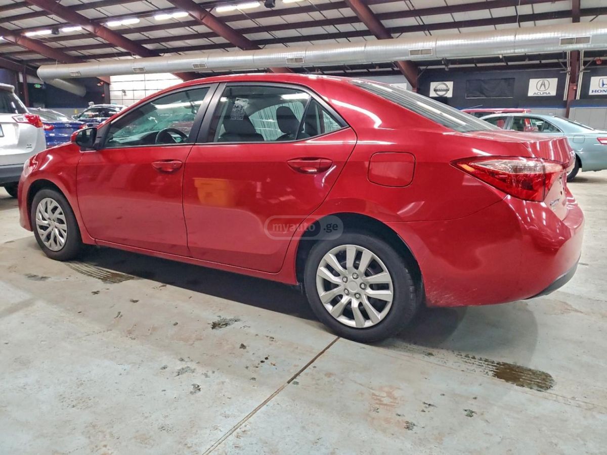 Toyota Corolla 2017 — photo 2