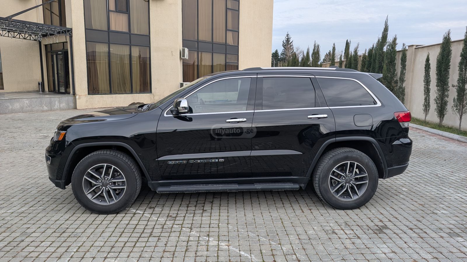 Jeep Grand Cherokee 2022 — photo 2