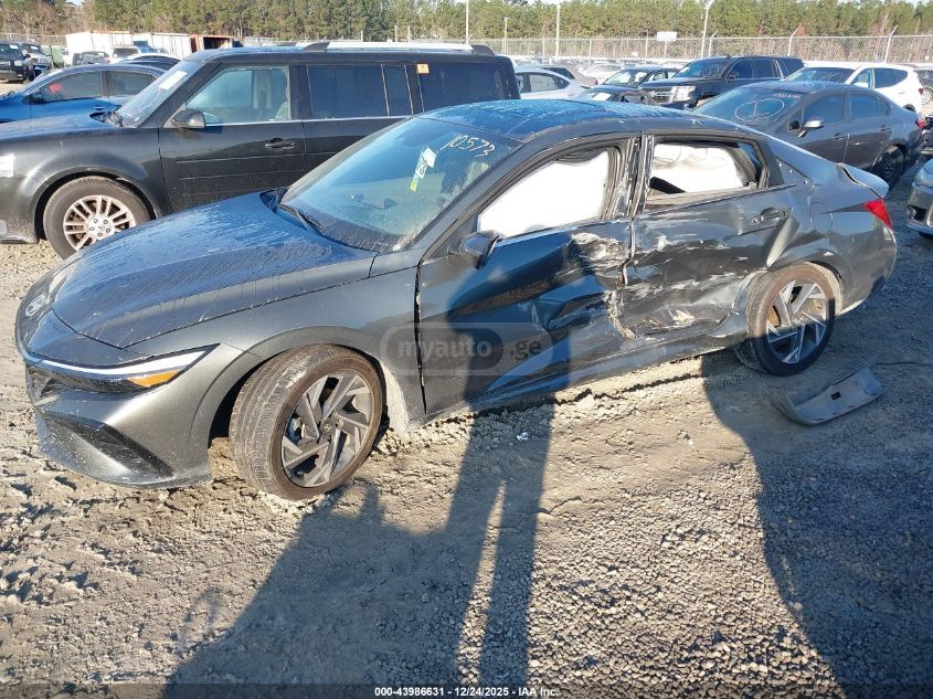 Hyundai Elantra 2025 — photo 2
