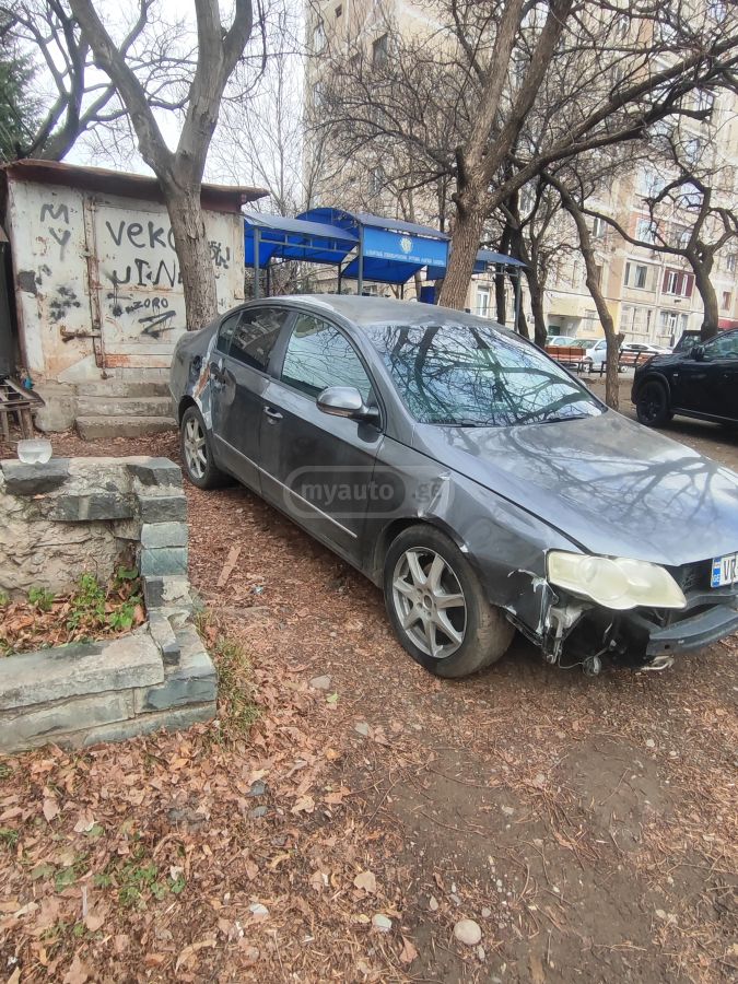 Volkswagen Passat 2005 — photo 2