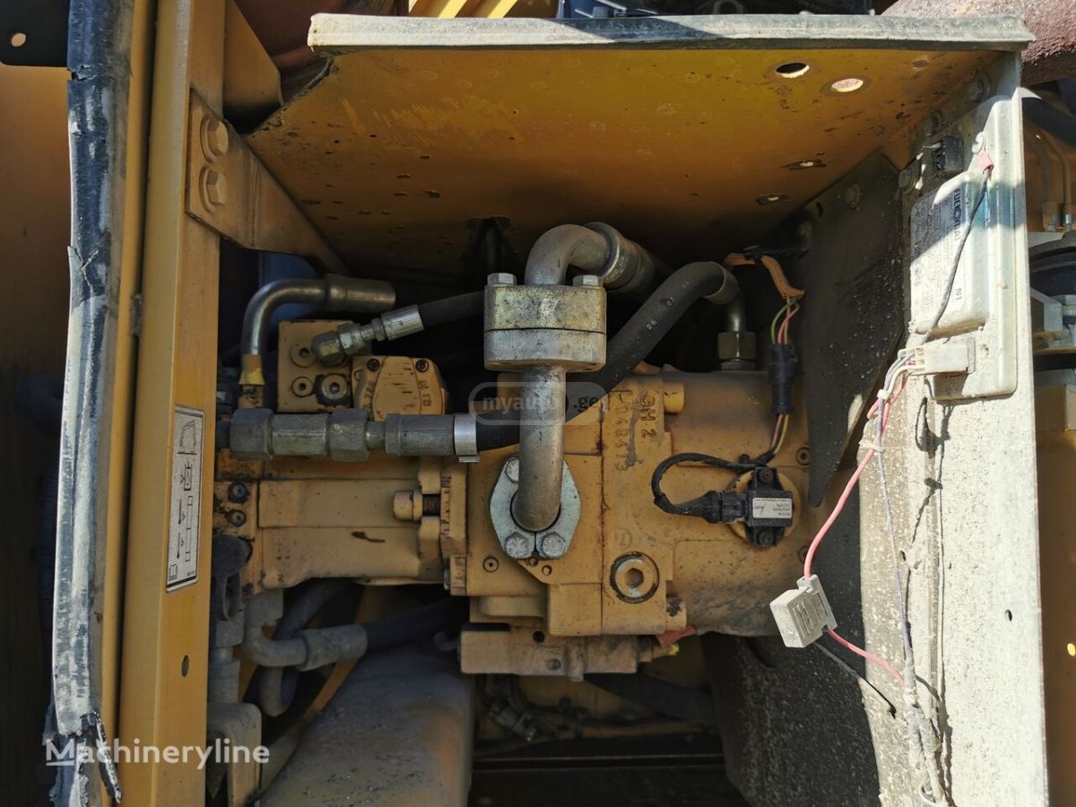 Caterpillar 120 / 120 AWD 2005 — photo 2