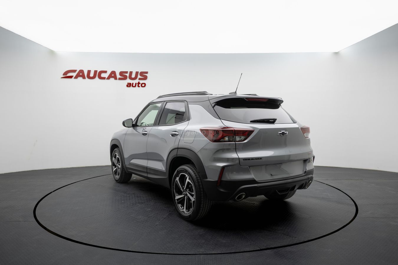 Chevrolet Trailblazer 2023 — photo 2