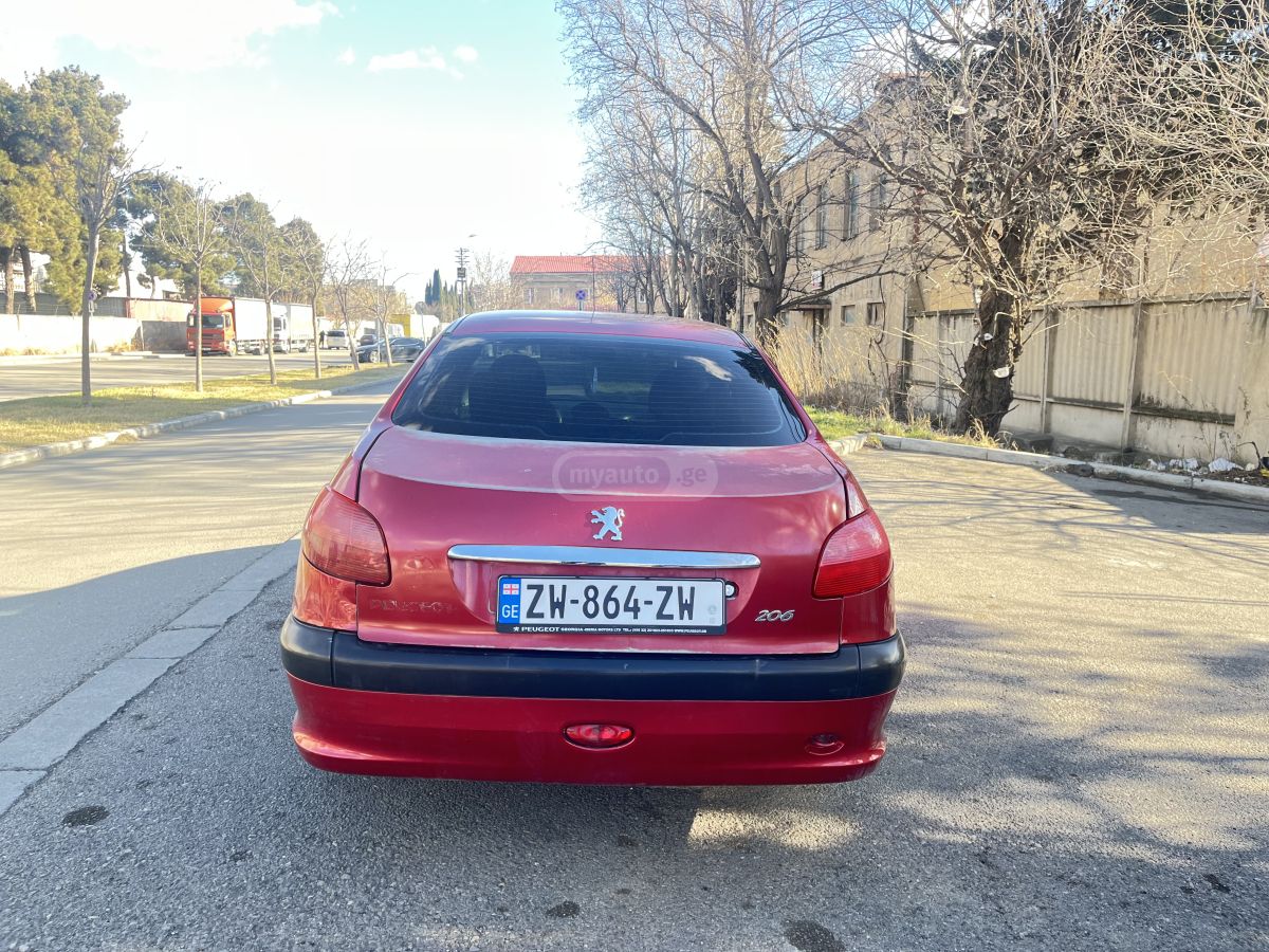 Peugeot 206 2008 — photo 2