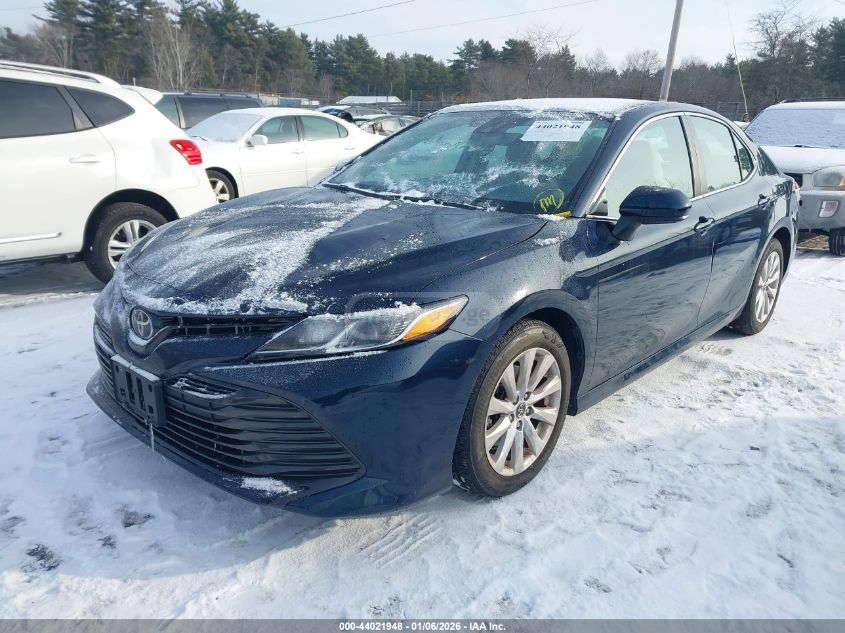Toyota Camry 2019 — photo 2
