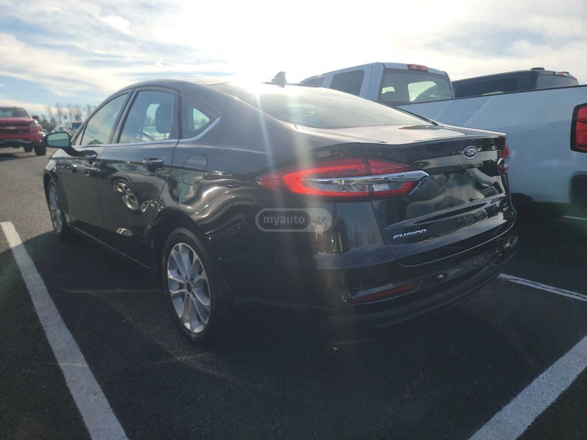 Ford Fusion 2020 — photo 2