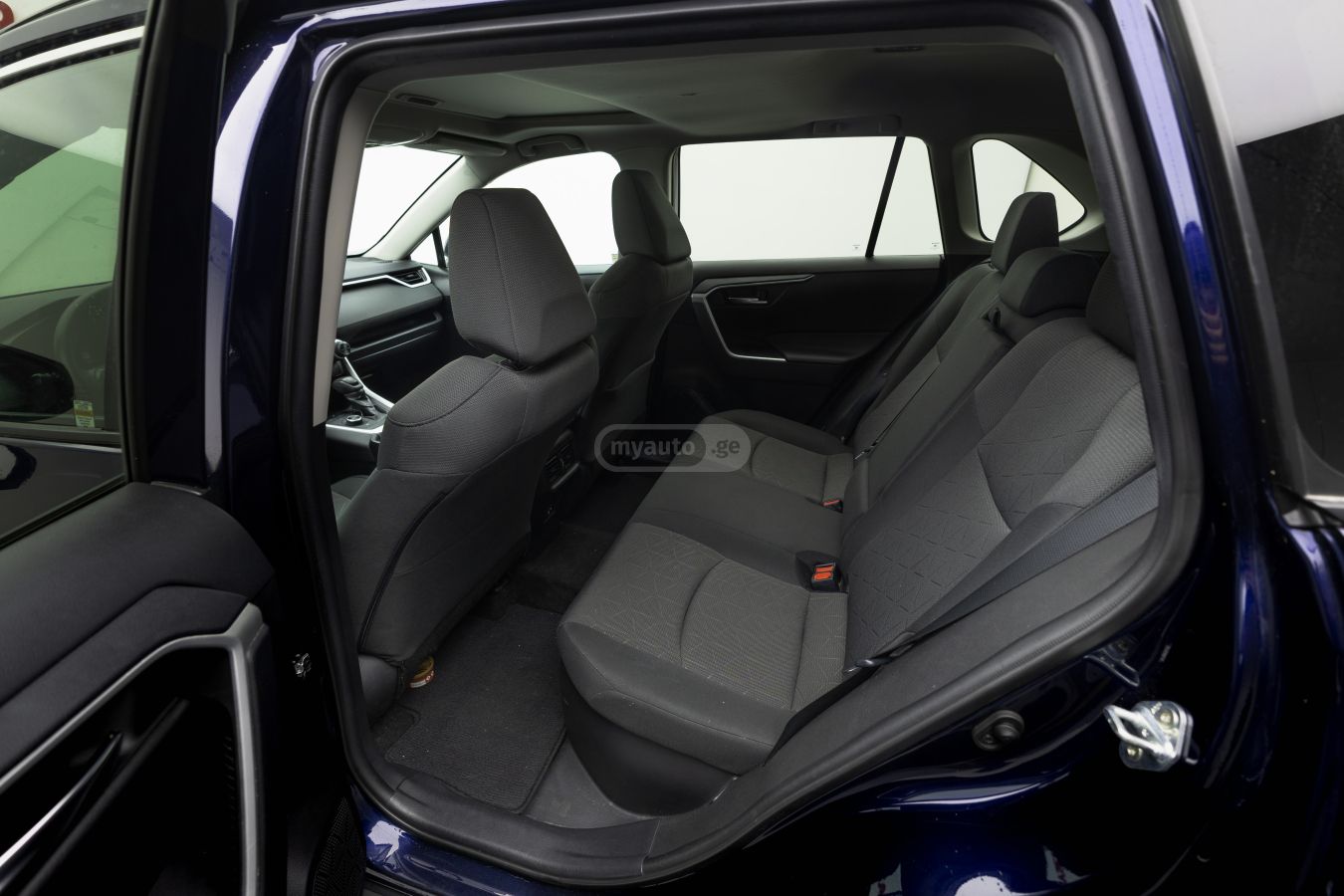 Toyota RAV 4 2021 — photo 2