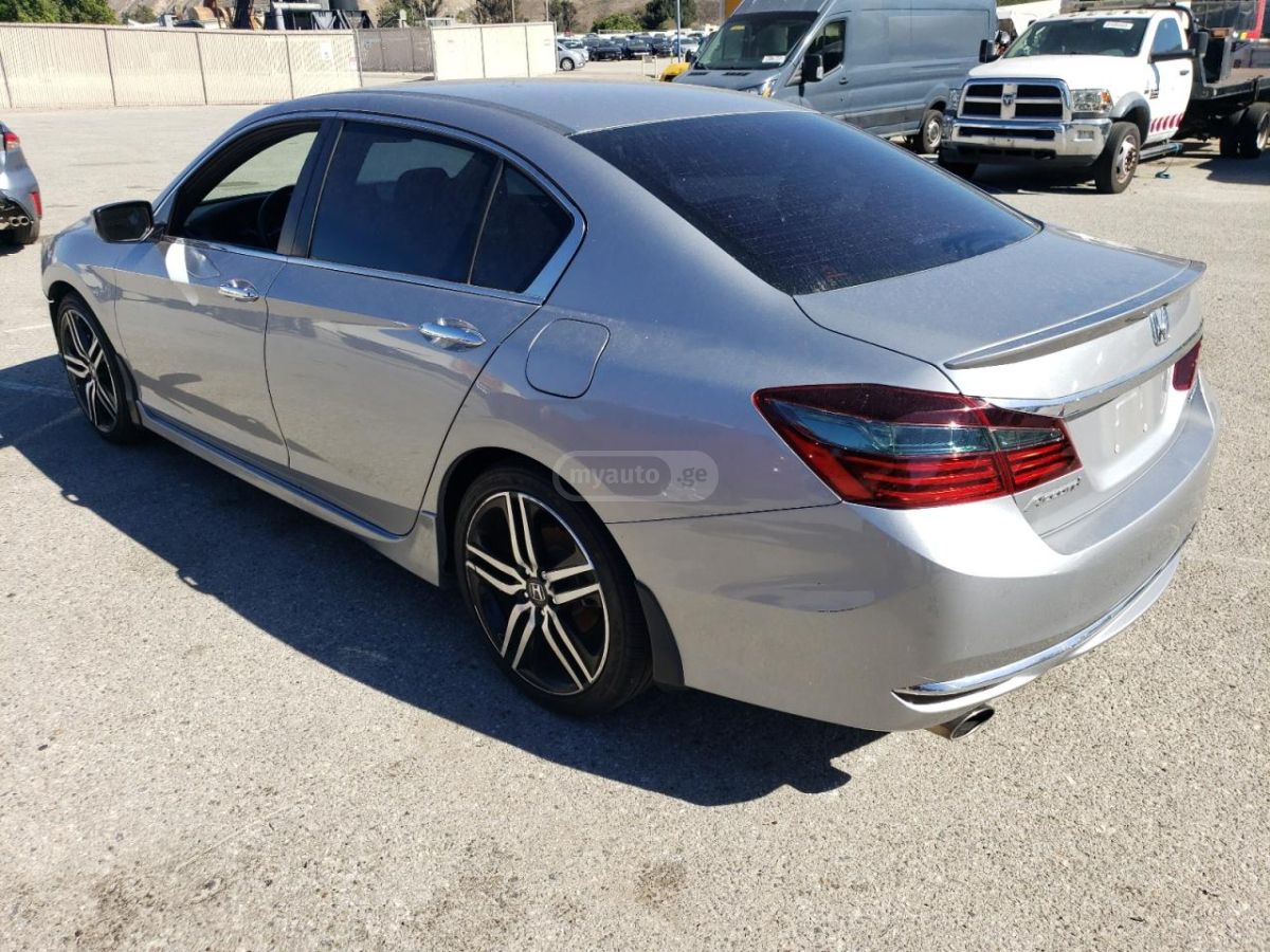 Honda Accord 2017 — photo 2