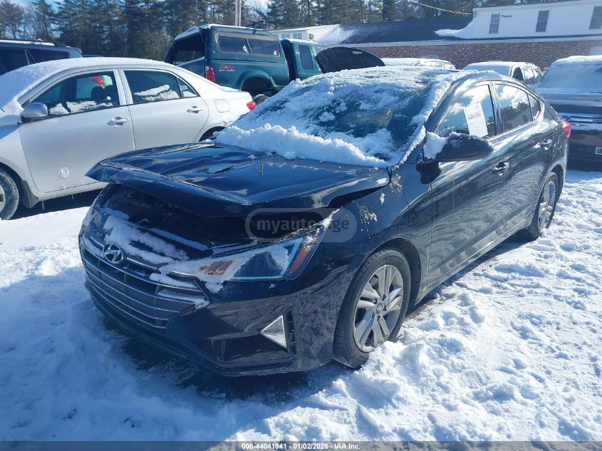 Hyundai Elantra 2020 — photo 2