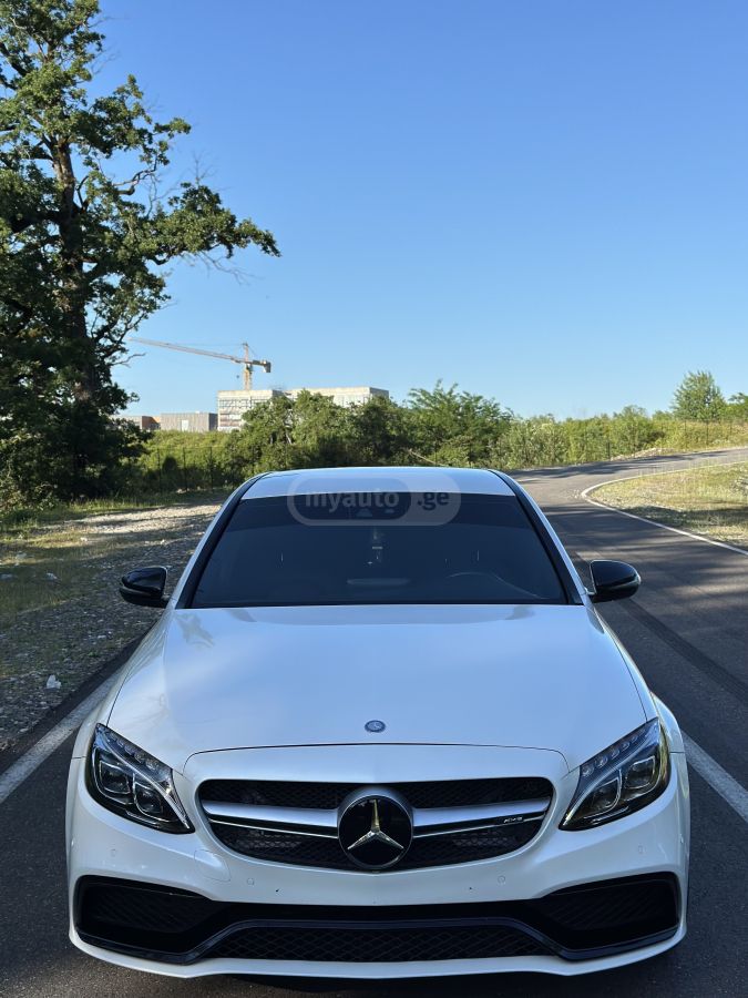 Mercedes-Benz C 300 2016 — photo 2