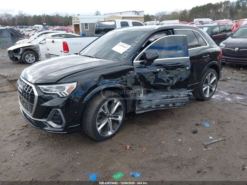Audi Q3 2021 — photo 2