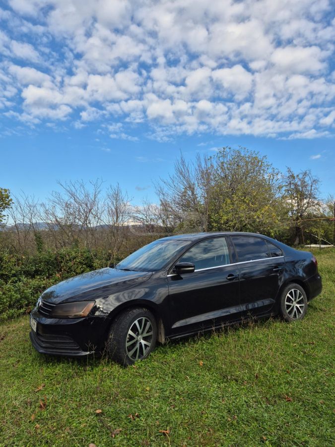 Volkswagen Jetta 2017 — photo 2