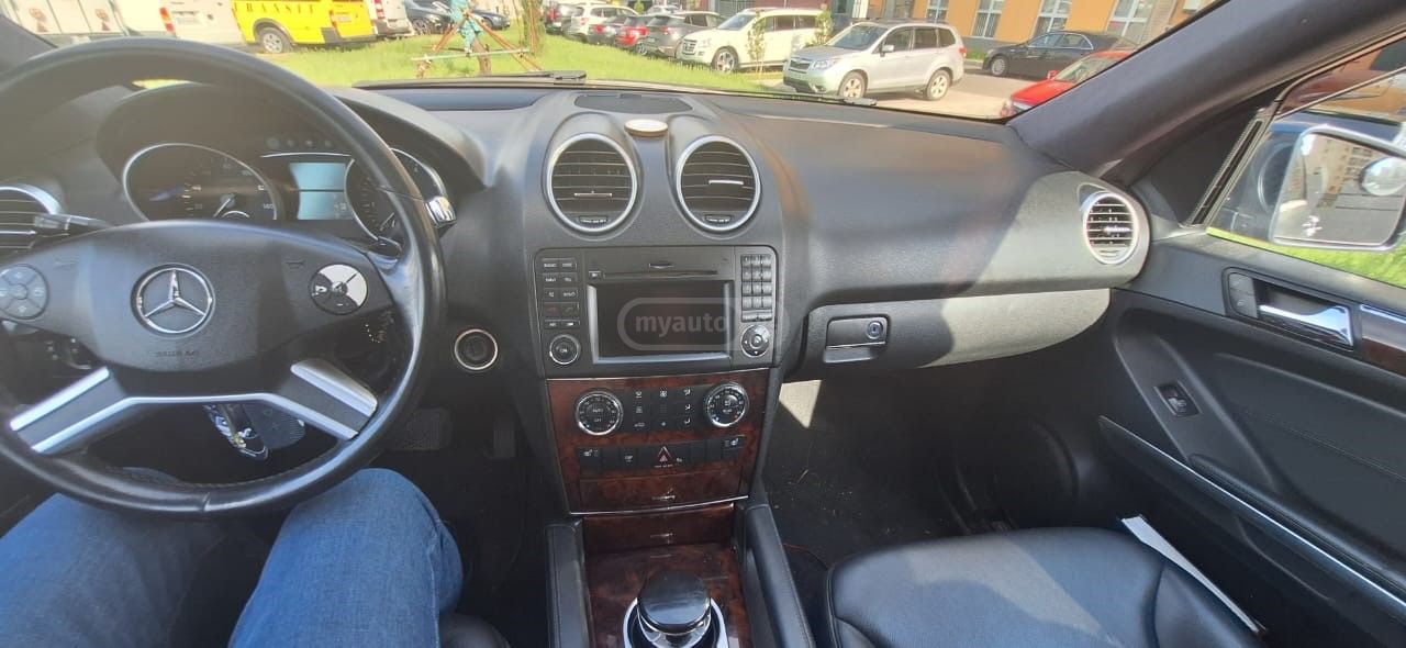 Mercedes-Benz ML 350 2010 — photo 2