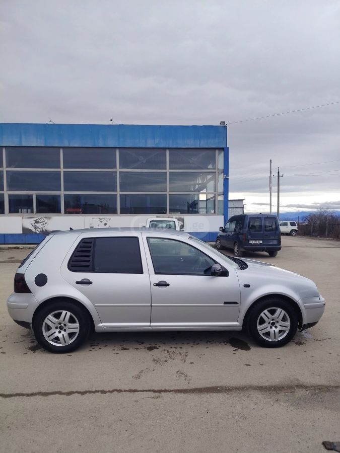 Volkswagen Golf 2002 — photo 2