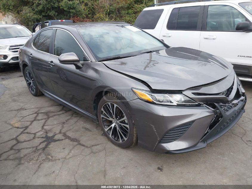 Toyota Camry 2019 — photo 2