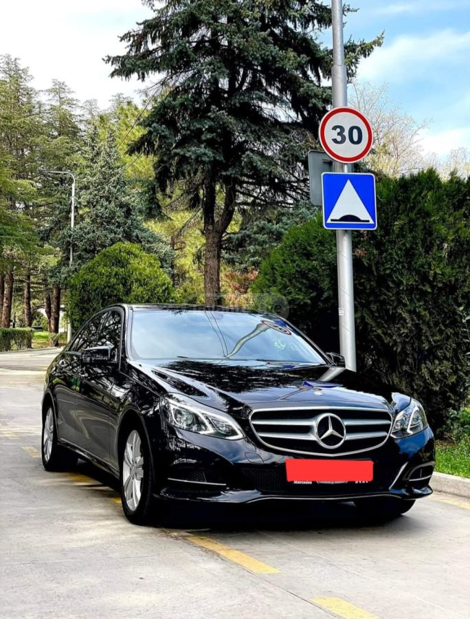 Mercedes-Benz E 220