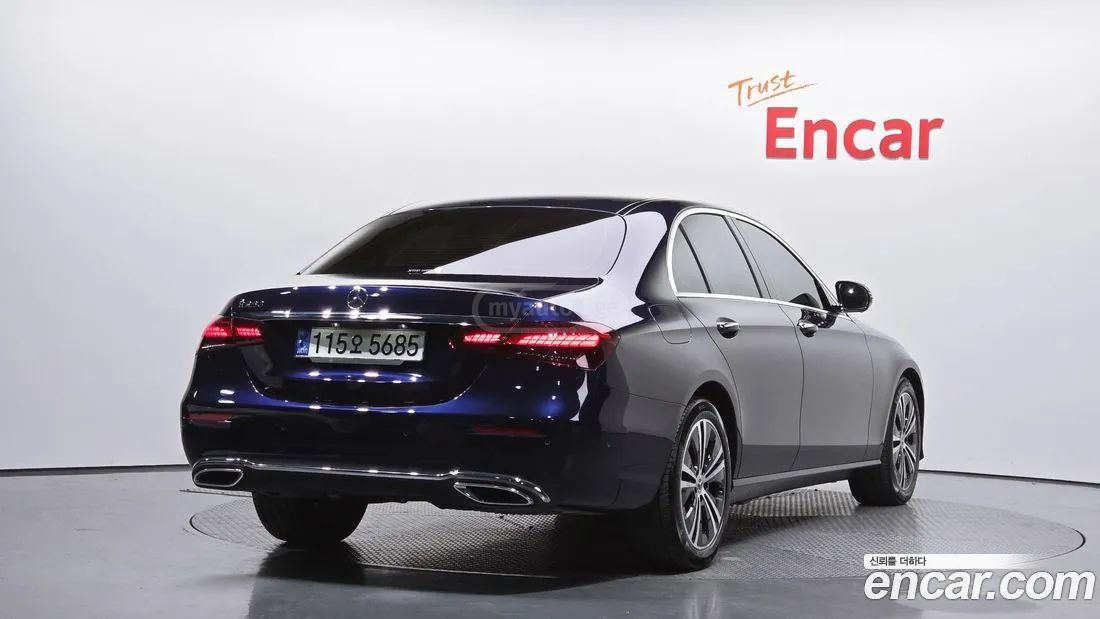 Mercedes-Benz E 63 AMG 2022 — photo 2