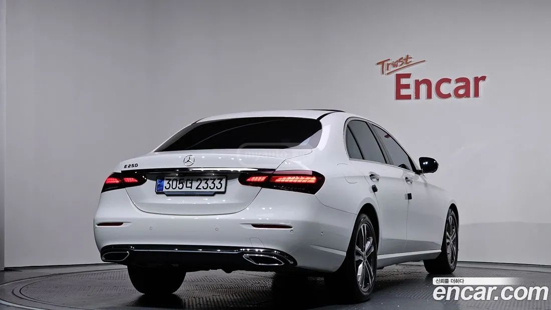 Mercedes-Benz E 63 AMG 2023 — photo 2