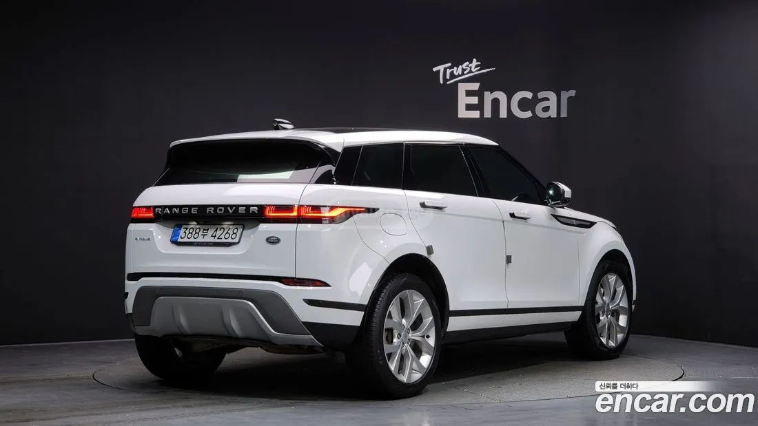 Land Rover Range Rover Evoque 2021 — photo 2